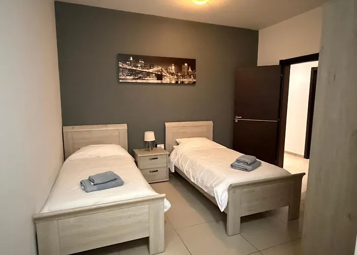 Between And St Julians Area * 斯利马